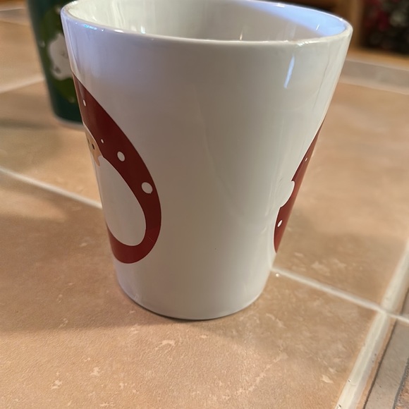 4 Christmas Cups - Picture 7 of 10